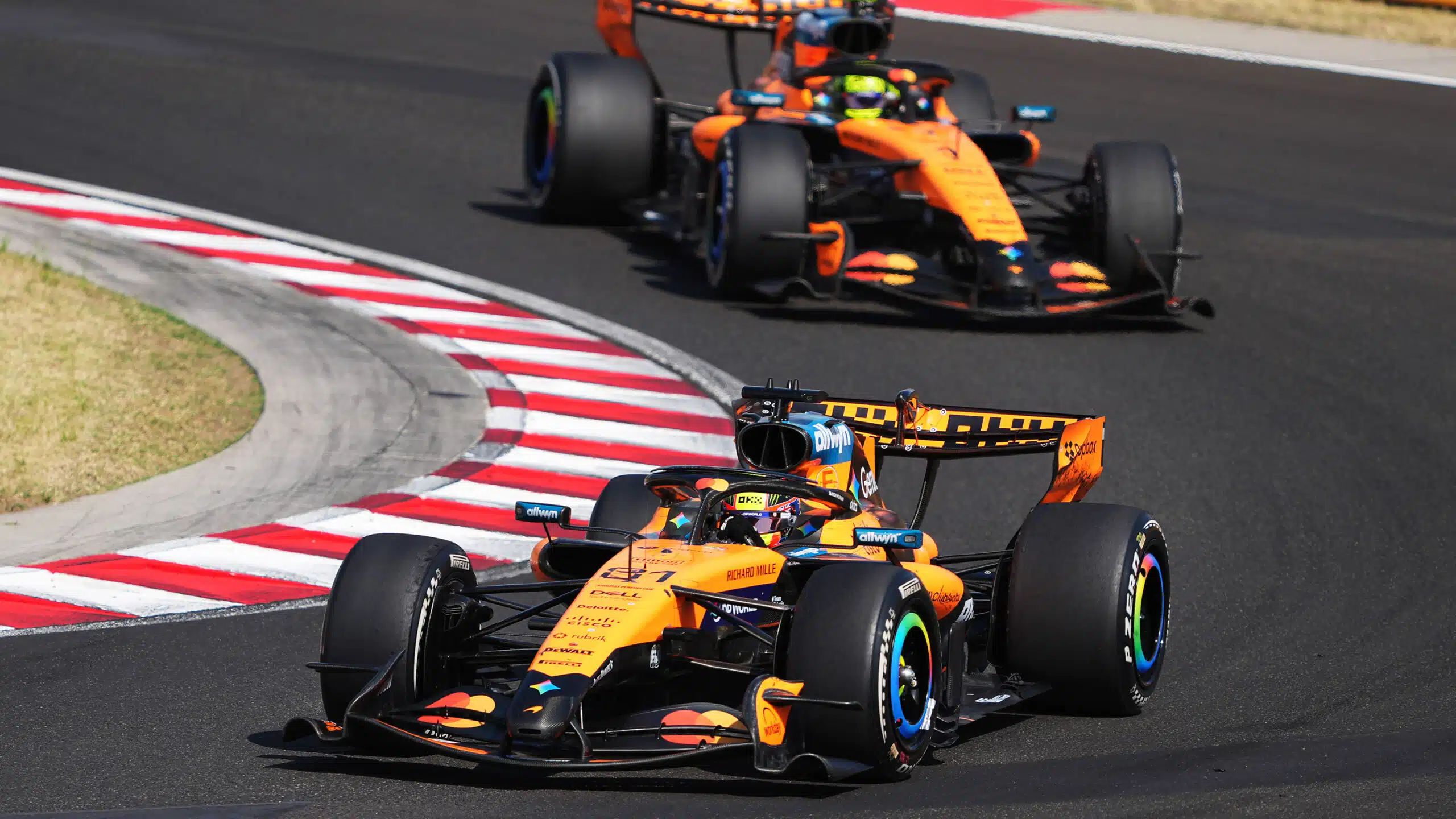 Oscar Piastri leads Lewis Hamilton in 2026 F1 Hungarian GP