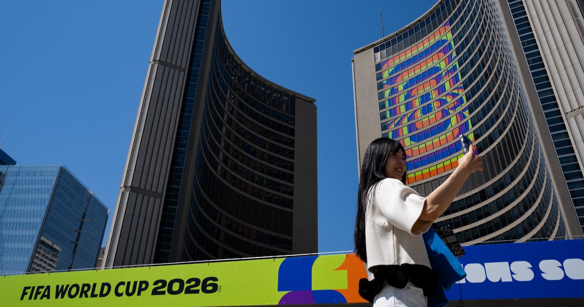 Extreme heat prompts Toronto to cancel FIFA watch party at Nathan Phillips Square - CTV News