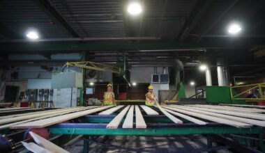 Workers ‘reeling’ after latest B.C. mill closure cuts 300 jobs