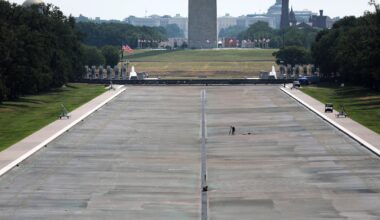 Drained Reflecting Pool reveals Trump's 'American flag blue' liner is now closer to gray - CTV News