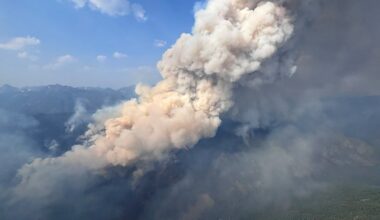 As wildfires close in on Kimberley, B.C., residents brace for evacuation order