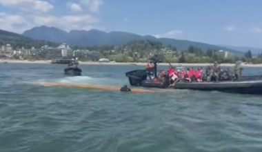 11 rescued from overturned canoe in Burrard Inlet - CTV News
