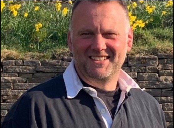 Rob Lomas. The farmer arrested on suspicion of murder and attempted murder was named by locals as Rob Lomas, a 50-year old divorcee.