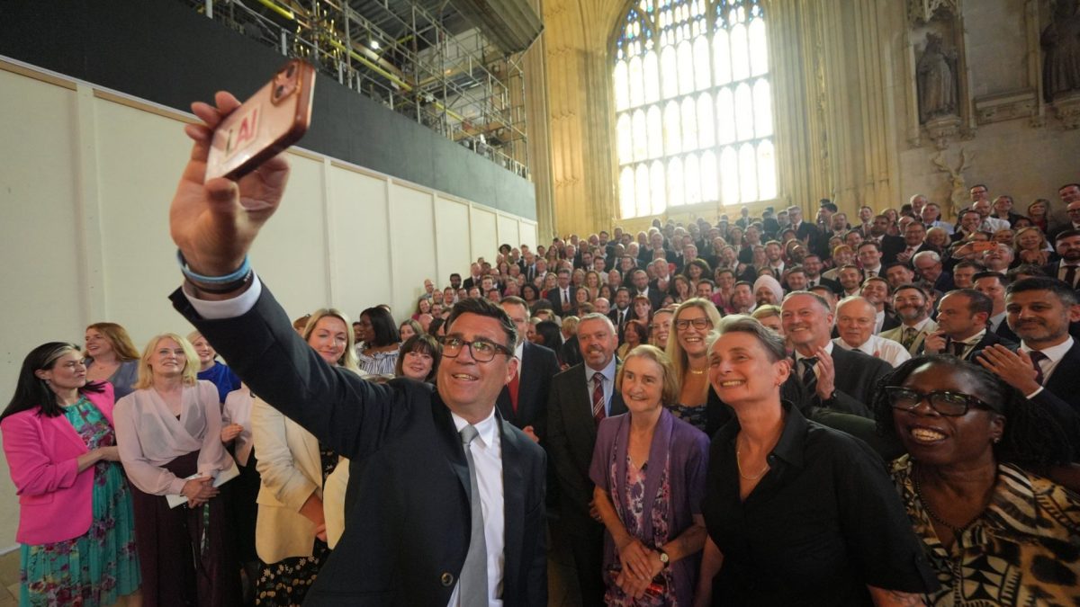Burnham faces first Labour mutiny over Mahmood's hardline immigration reforms