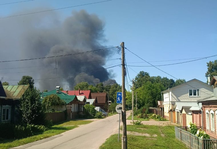 TOPSHOT - Smoke rises from an oil refinery facility following a reported Ukrainian attack in the town of Noginsk outside Moscow on July 18, 2026. A Ukrainian drone attack on two logistics centres in Russia killed eight people and injured 24, officials said on July 18, 2026, when the Moscow region reported a new wave of drone strikes. Ukraine has been attacking a range of targets in Russia, which Kyiv says is fair retribution for Moscow's more than four years of strikes against its territory. (Photo by AFP via Getty Images)