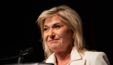 Mississauga mayor election: Bonnie Crombie to run