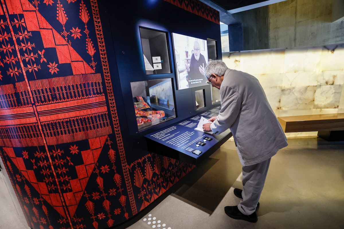 Heritage Minister wrong to criticize Palestinian exhibit, says NDP Leader Lewis