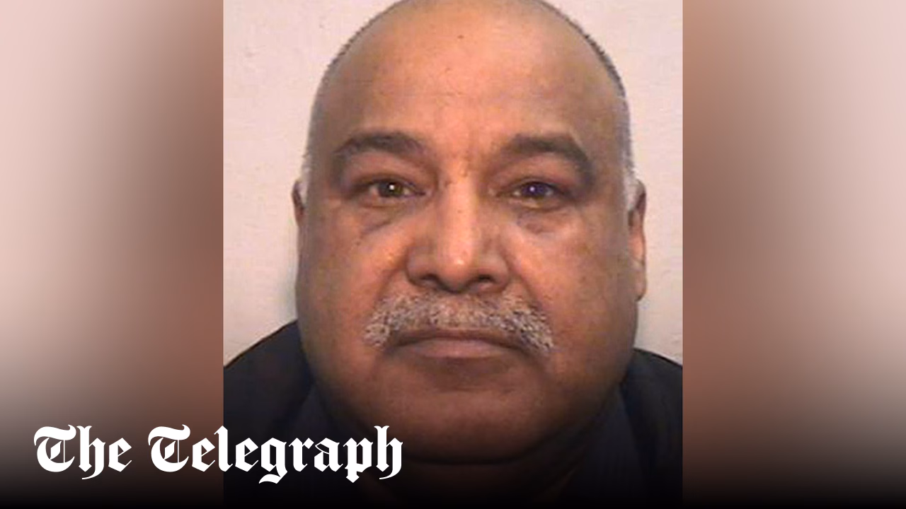 Rochdale ringleader ‘cannot be deported because he tore up Pakistan passport’