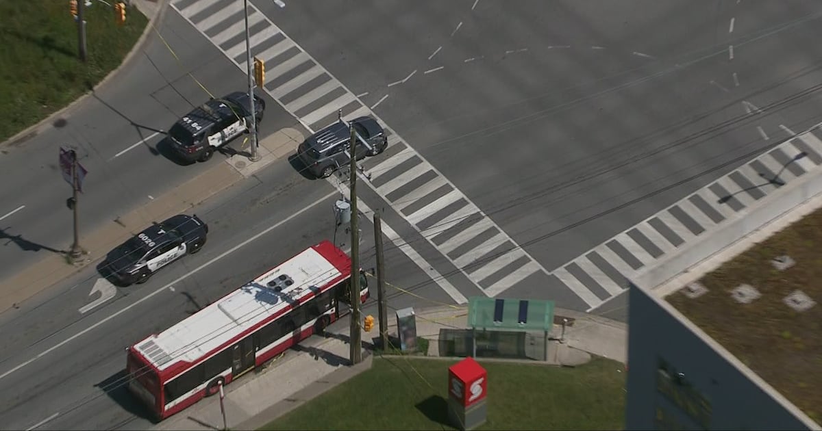 2 pedestrians fatally struck by vehicle in Scarborough