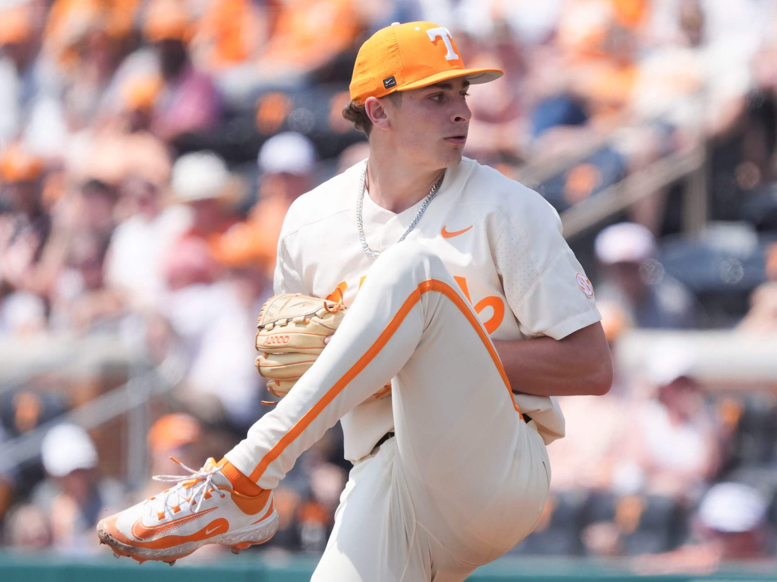 Tennessee's Tegan Kuhns (21) pitches against Kentucky during the NCAA college baseball game on April 20, 2025, in Knoxville, Tenn.