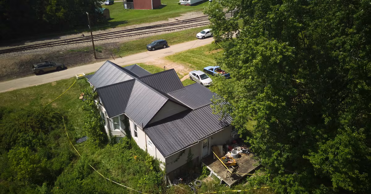 'Right under our noses and nobody was able to help them.' 16 kids found in squalor shocks Ohio town - CTV News