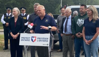 Ford warns wildfire evacuees not to return home after residents take fire suppression into their own hands