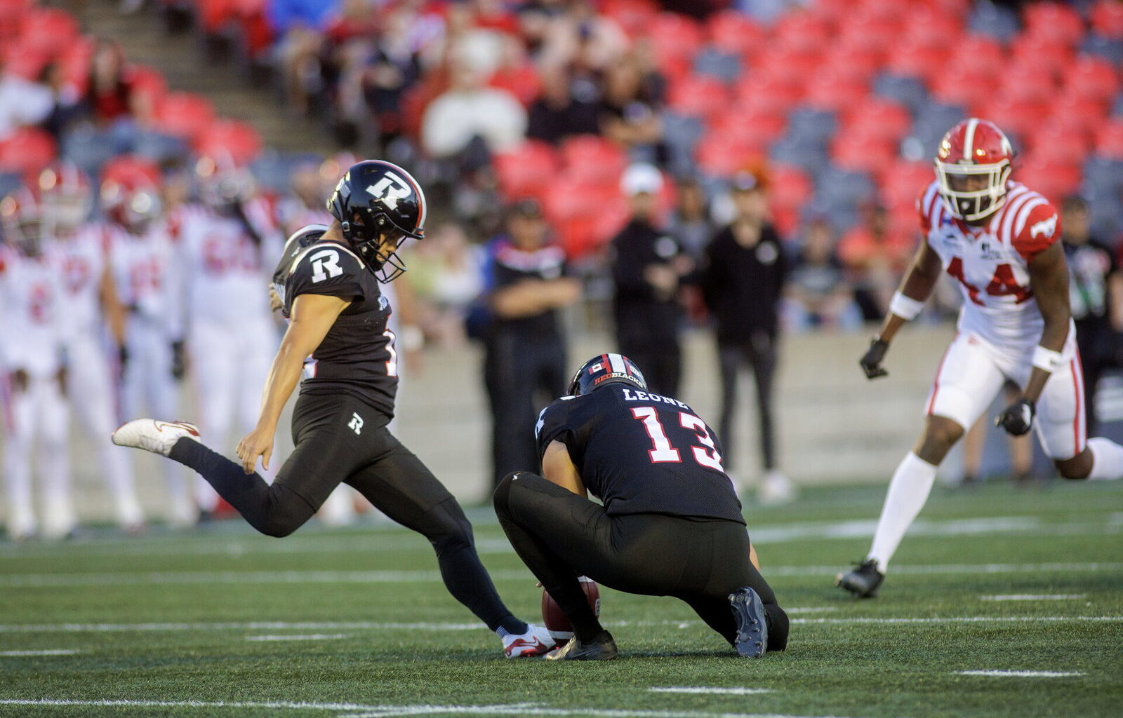 Ottawa Redblacks bring back Lewis Ward, add one other