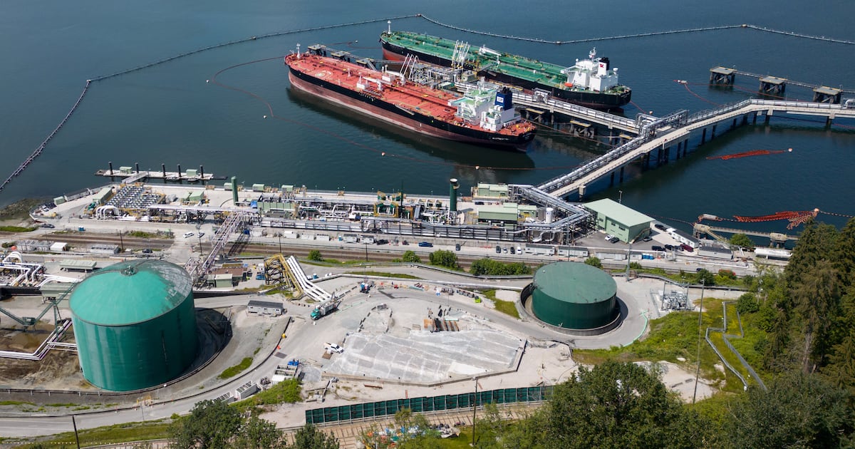 Agreement between B.C. and Ottawa supports new Alberta pipeline - CTV News