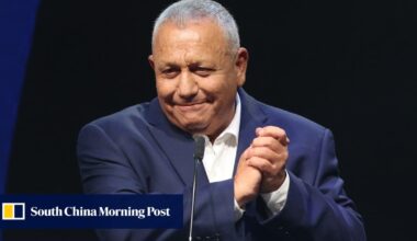 The former military chief aiming to unseat Netanyahu in Israel