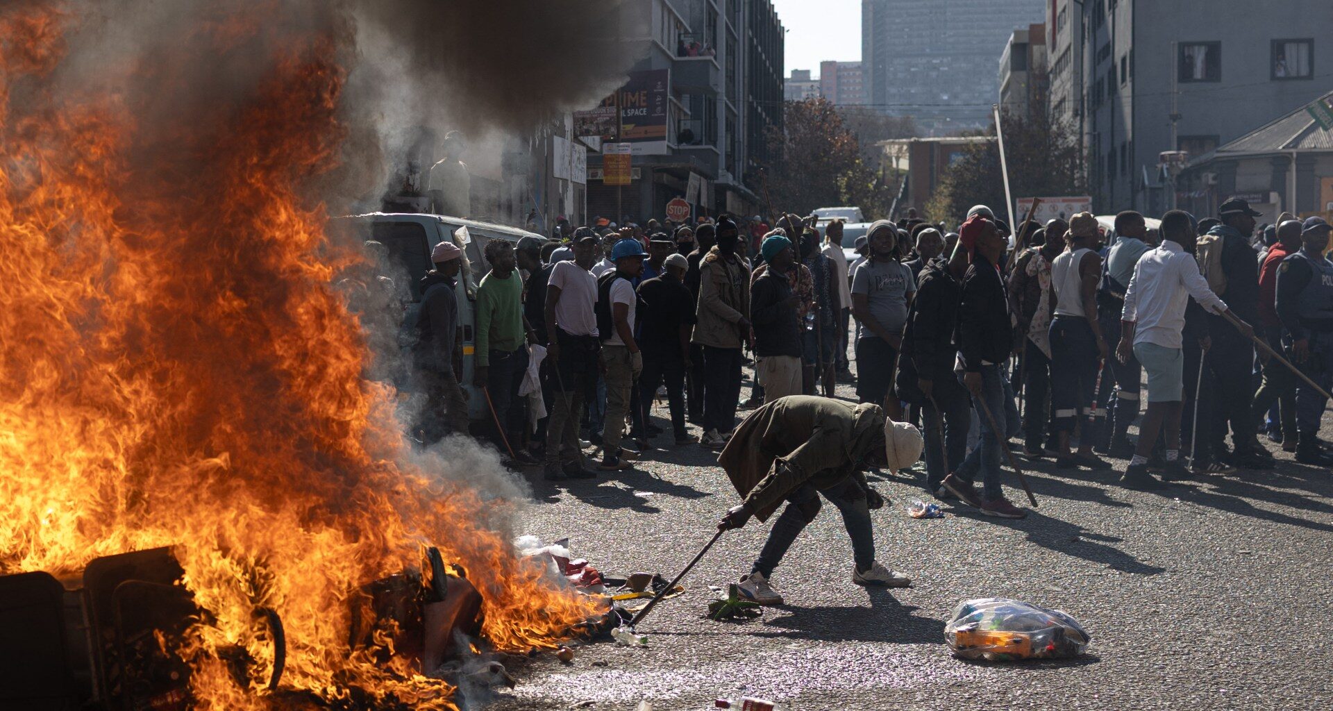 More than 900 arrested during South Africa’s antimigrant protests | Migration News