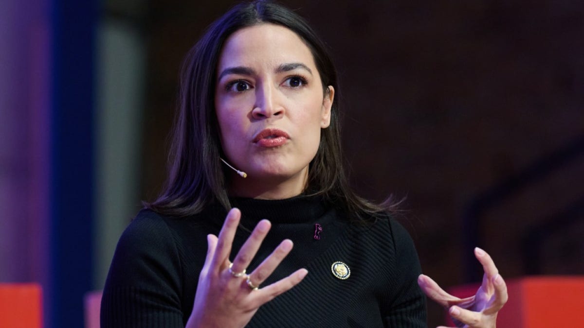 Alexandria Ocasio-Cortez, US congresswoman for the Democrats, speaks at TU Berlin.