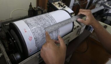 Magnitude 5.6 earthquake rumbles off B.C. coast west of Vancouver Island