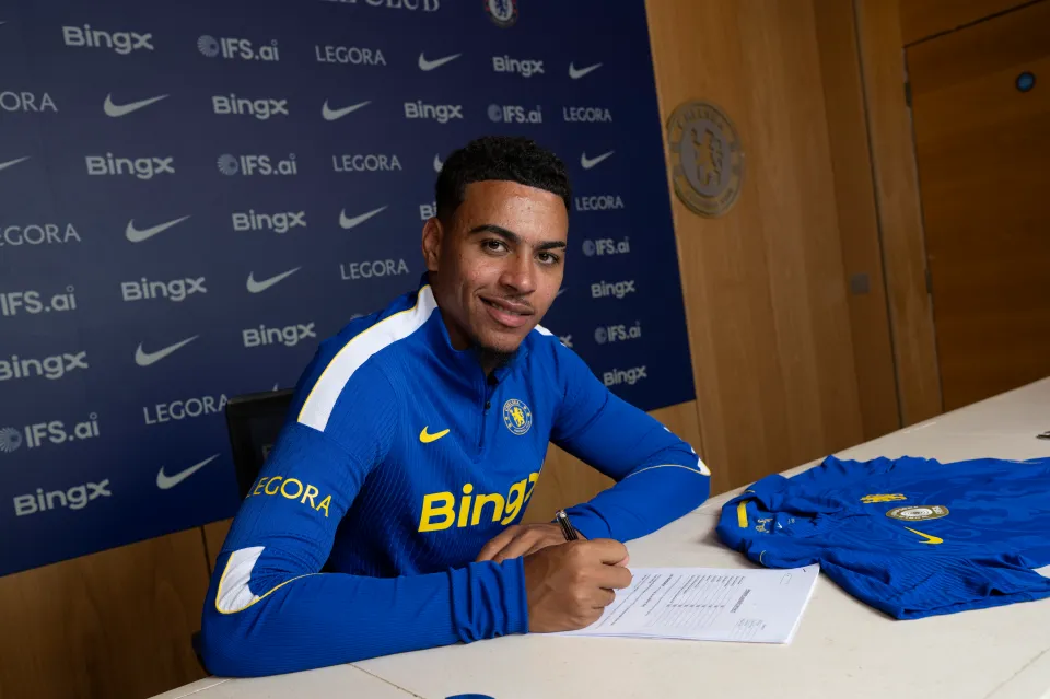 Morgan Rogers signs contract for Chelsea