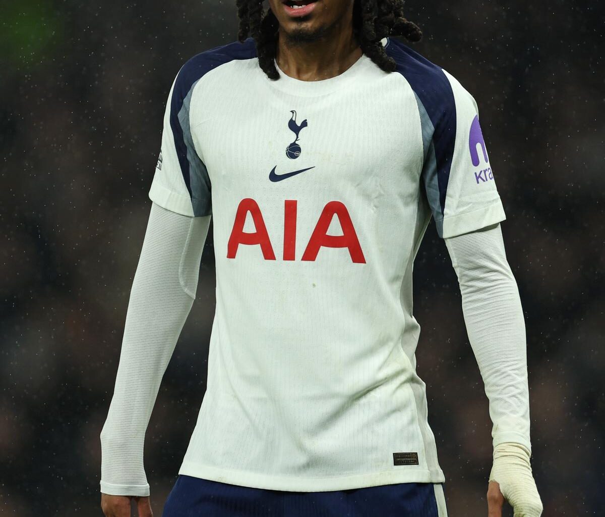 De Zerbi reveals what he told Djed Spence as Spurs transfer call looms - London Evening Standard