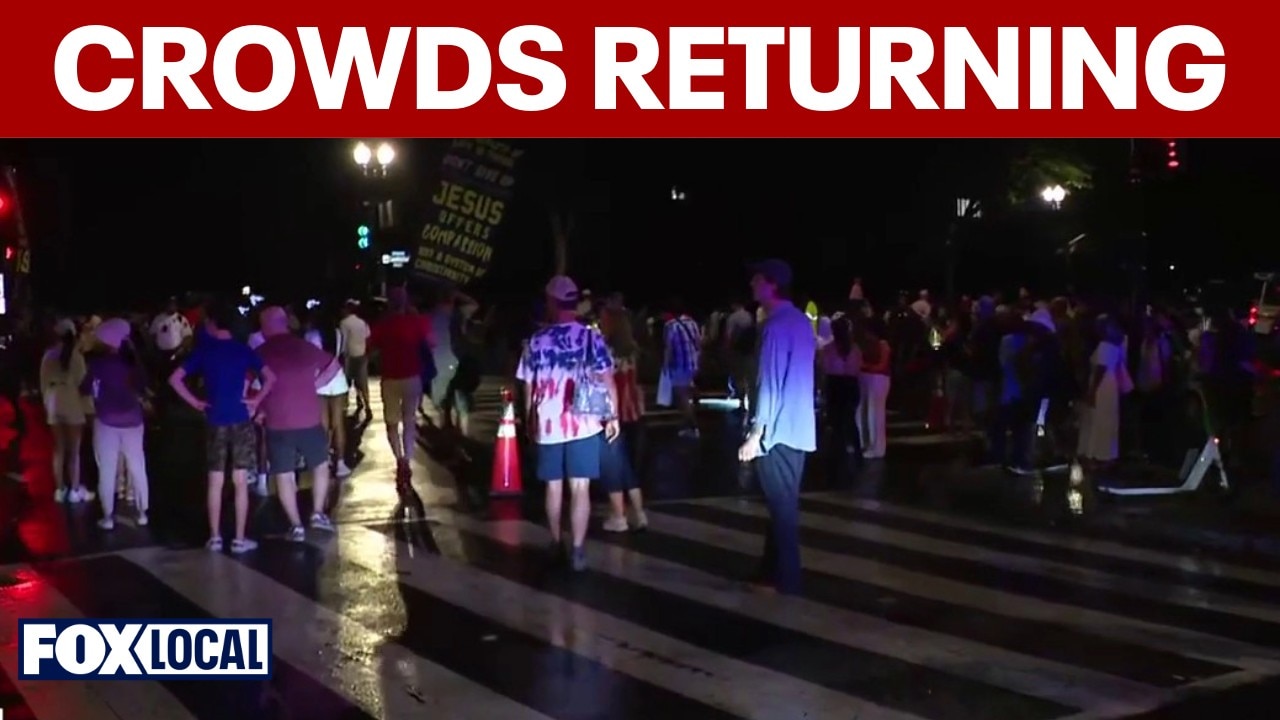 Crowds return to National Mall after hours of delays