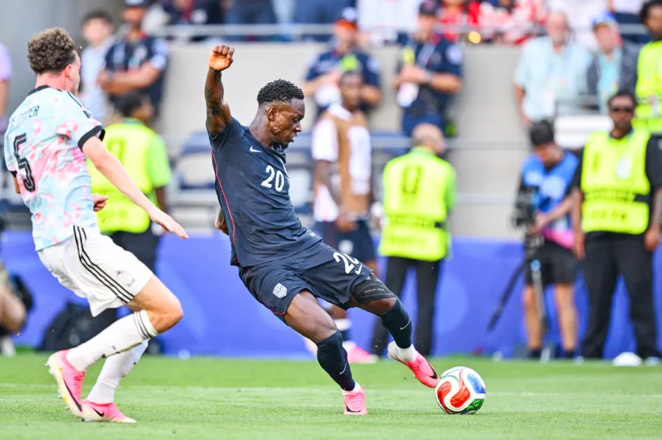 Folarin Balogun takes a shot during the USA's match against Belgium