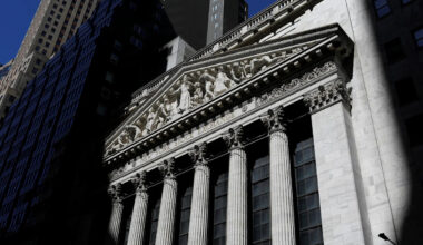 Stock market today: S&P 500, Nasdaq futures slide as chip sell-off deepens, but Dow rises