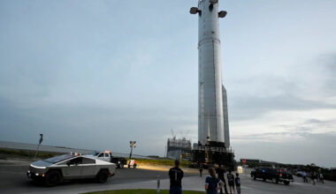 SpaceX stock on watch after hitting all-time low, dips below IPO price