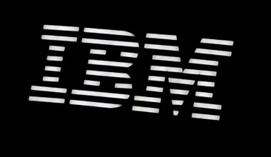 IBM's historic crash exposes a deeper tech divide: Chart of the Day