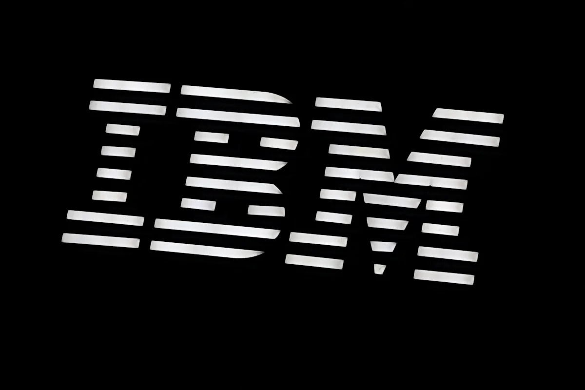 IBM's historic crash exposes a deeper tech divide: Chart of the Day
