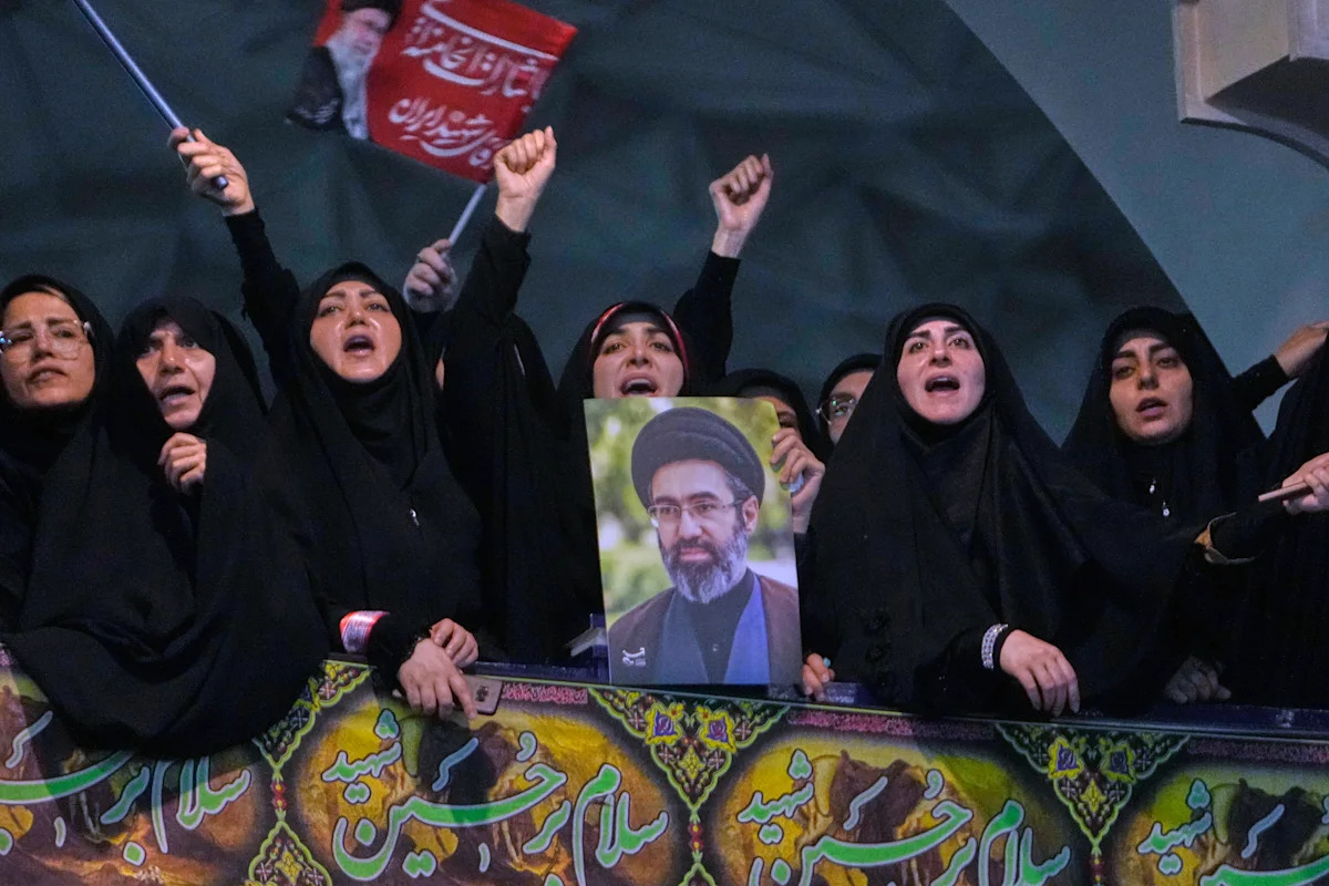 Tehran threatens to halt all Mideast energy exports after US reimposes its blockade on Iran