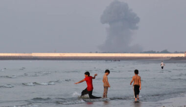 US strikes targets in northern Iran as it also disables ship trying to run the blockade