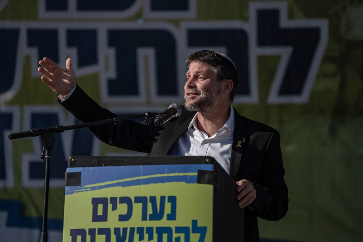 Israel sets up Gaza exclusion zone to prevent pro-settler march