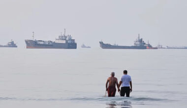 Oil prices rise as fighting between US and Iran intensifies