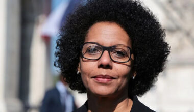 Paris deputy mayor blames the US for a heatwave that's killed over 1,000 people. Her target? American air conditioning