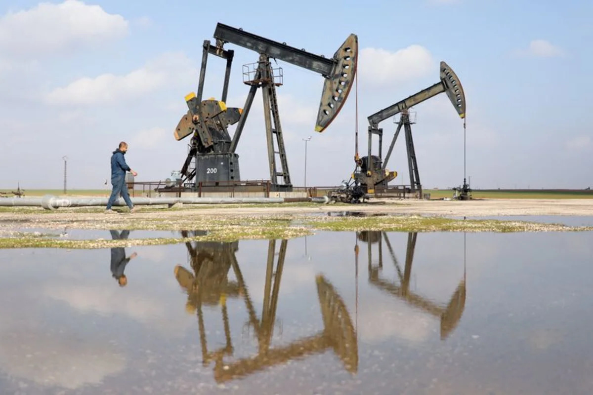 Oil falls more than $1 on greater flows despite US-Iran war
