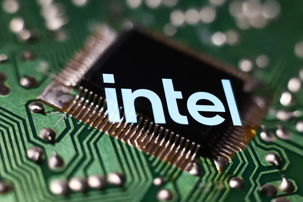INTC, AMD, NVDA, AVGO: Chip Stocks Slide As Fresh US-Iran Strikes Test Peace Deal