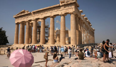 2 Americans stabbed outside the Acropolis in Greece