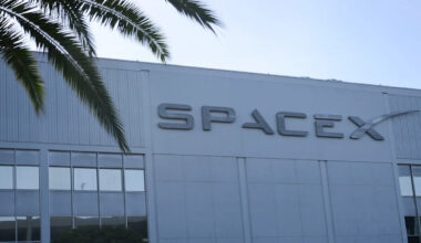 SpaceX has plunged below its IPO price. Here's why.