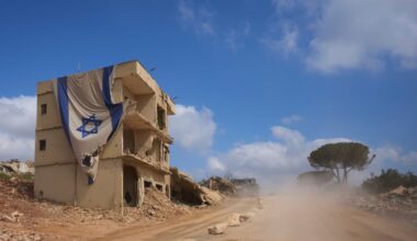 Israel's ex-Prime Minister Barak opposes occupation of Lebanon