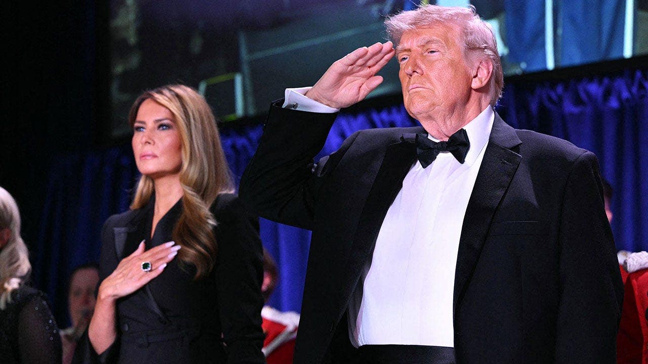 Trump returns to White House Correspondents' Dinner after shooting