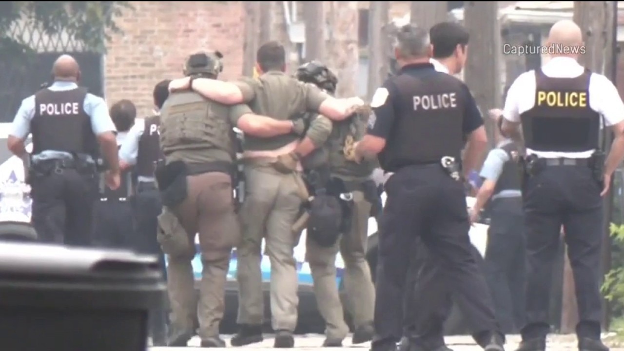 Albany Park shooting: Chicago SWAT officer among 4 injured, suspect in custody