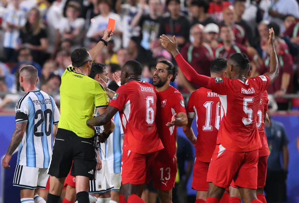 Breel Embolo sent off against Argentina