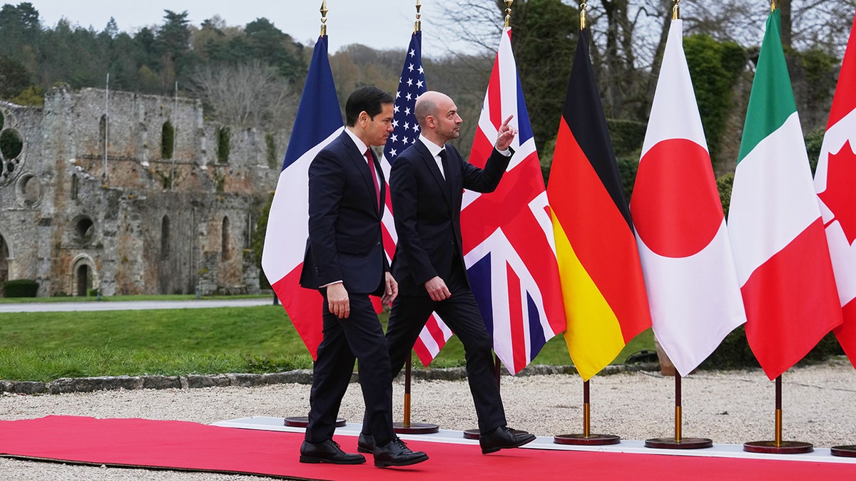 Barrot and Rubio at G7 meeting