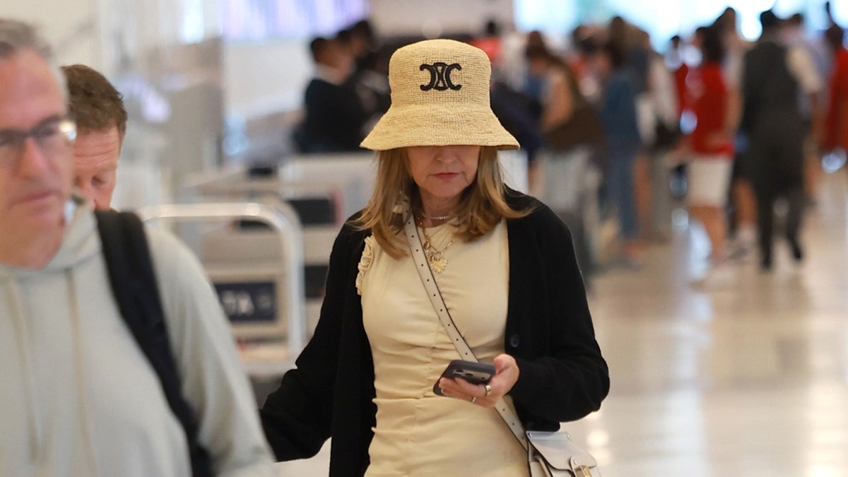 Savannah Guthrie at the airport
