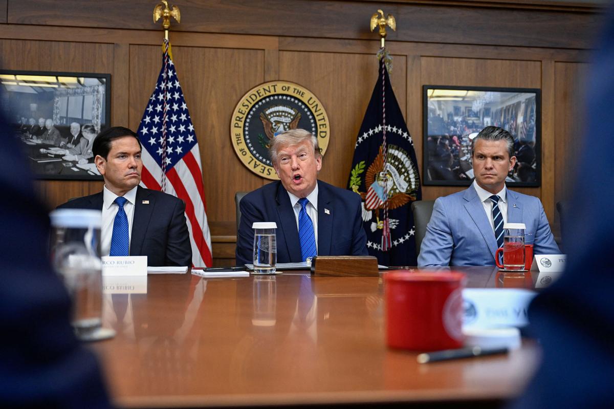 Trump 'losing faith' in Iran peace talks as he previews next military mission at Camp David cabinet meeting