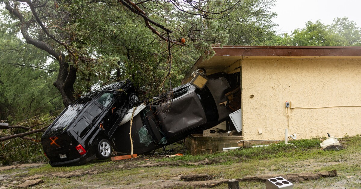 2 dead, hundreds rescued in Texas Hill Country flooding
