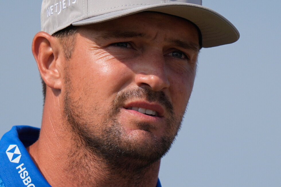 DeChambeau gets 2-shot penalty in late-night British Open ruling