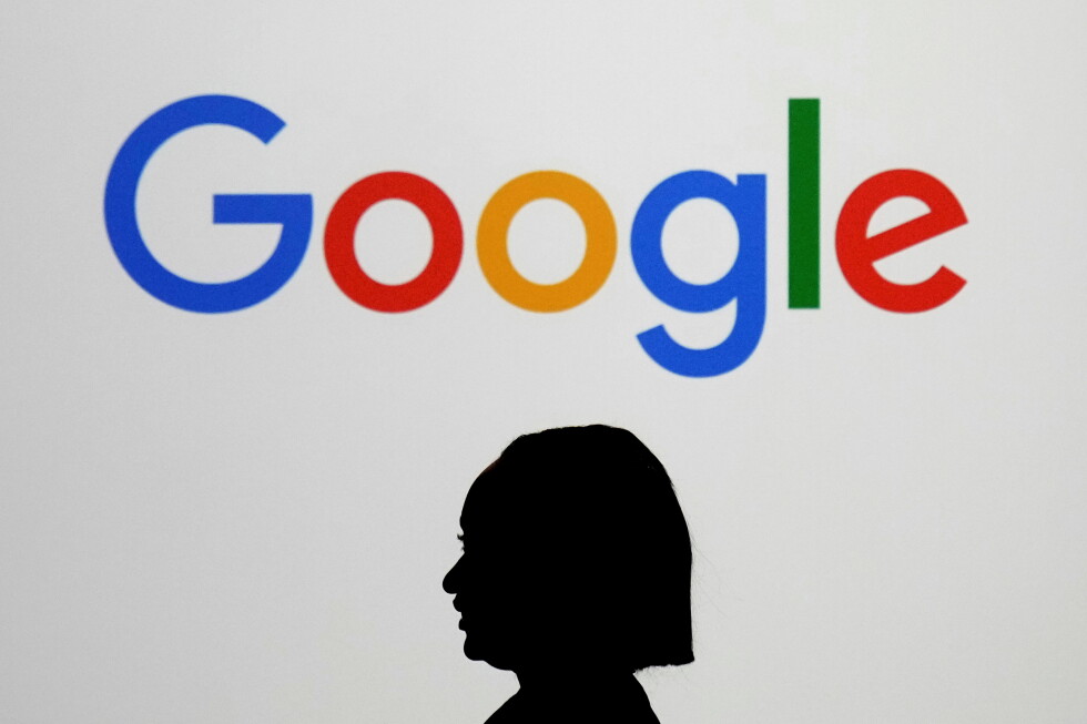 EU fines Google $1B for breaking antitrust regulations