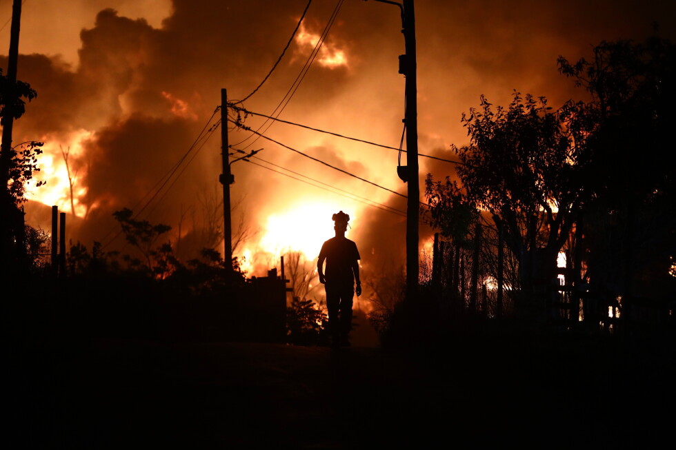 Wildfire rages close to the Greek city of Thessaloniki